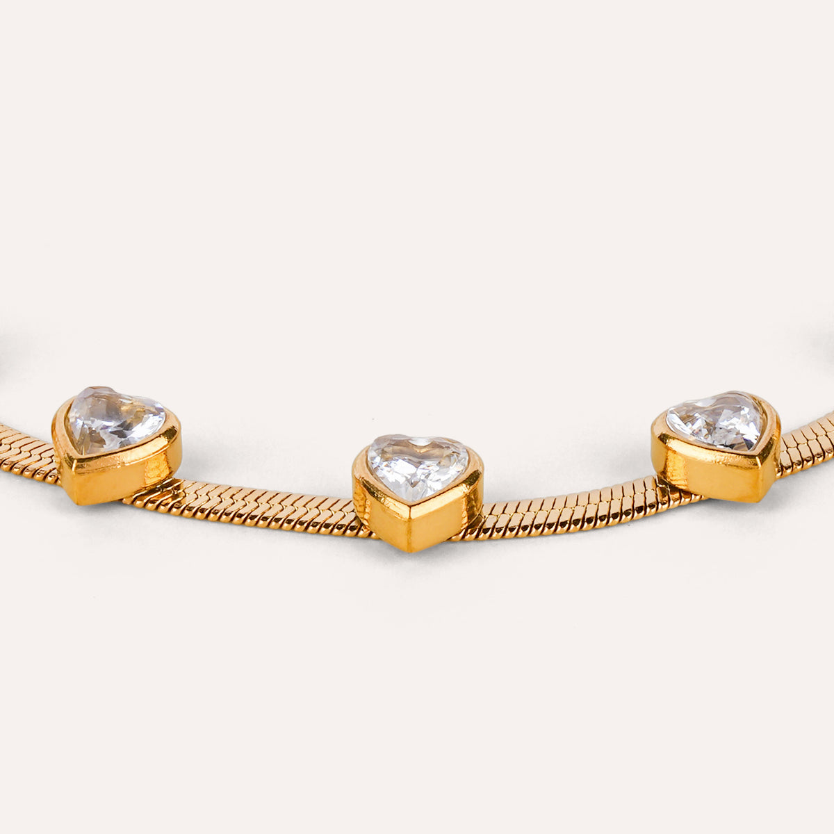Bacio Bracelet | Heart Stone Snake Chain Gold-Tone