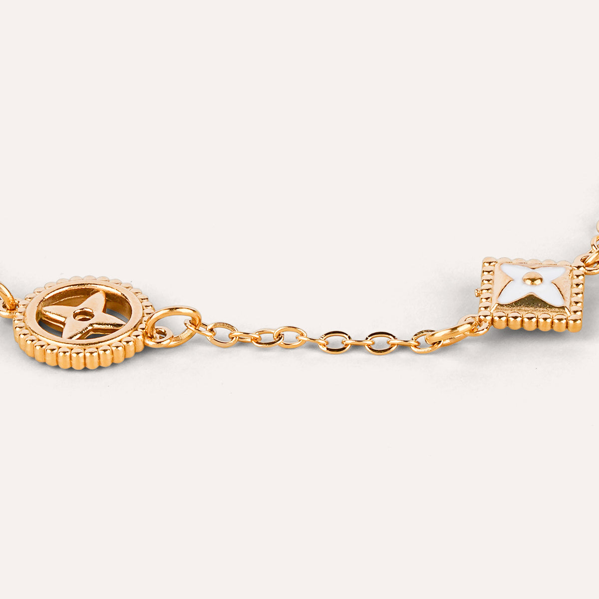 Scudo Bracelet | Medallion Charm Gold-Tone Chain