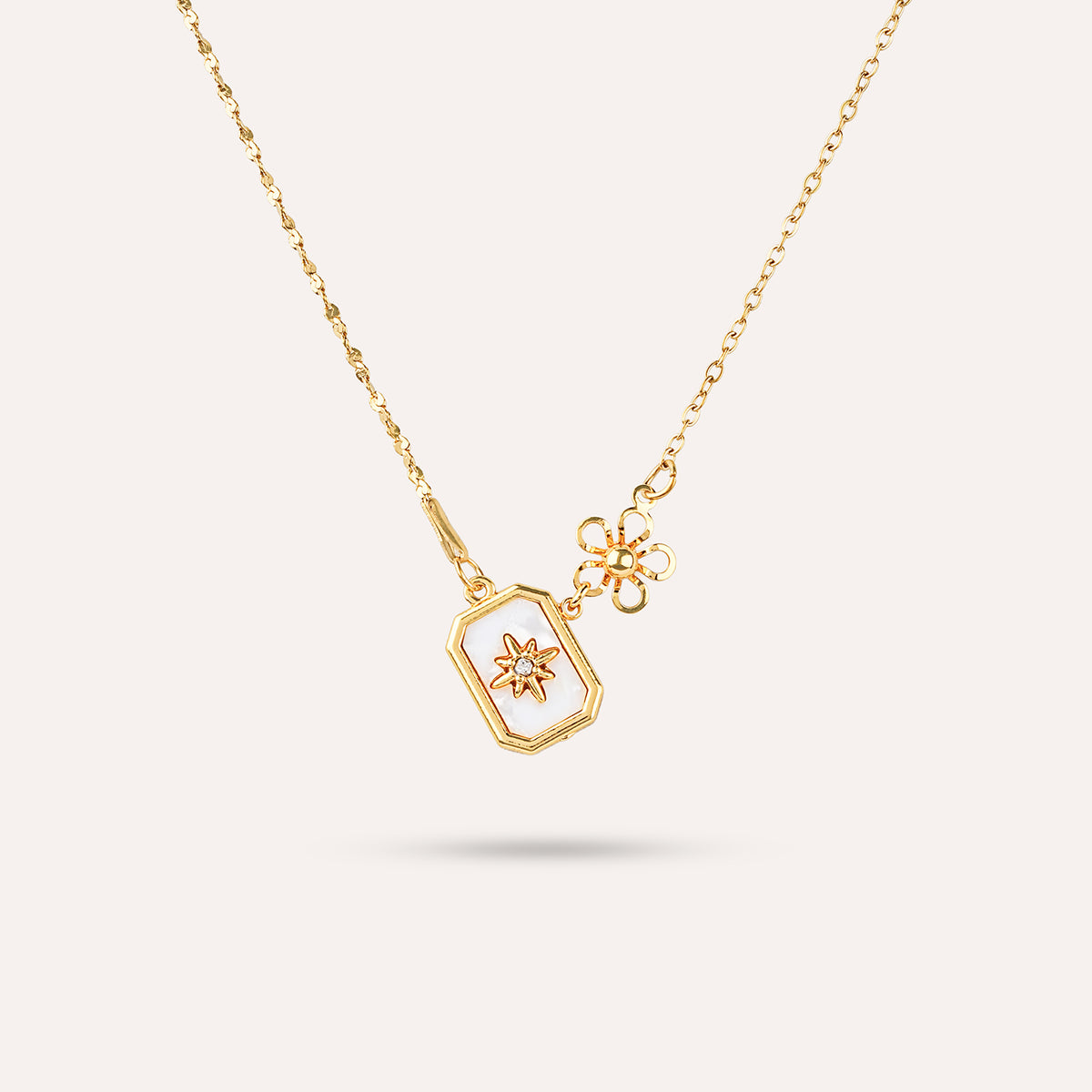 Sirio Necklace | Star and Bloom Gold-Tone